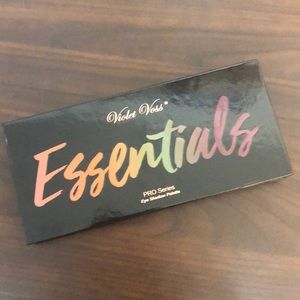 Violet Voss Essentials eye shadow palette